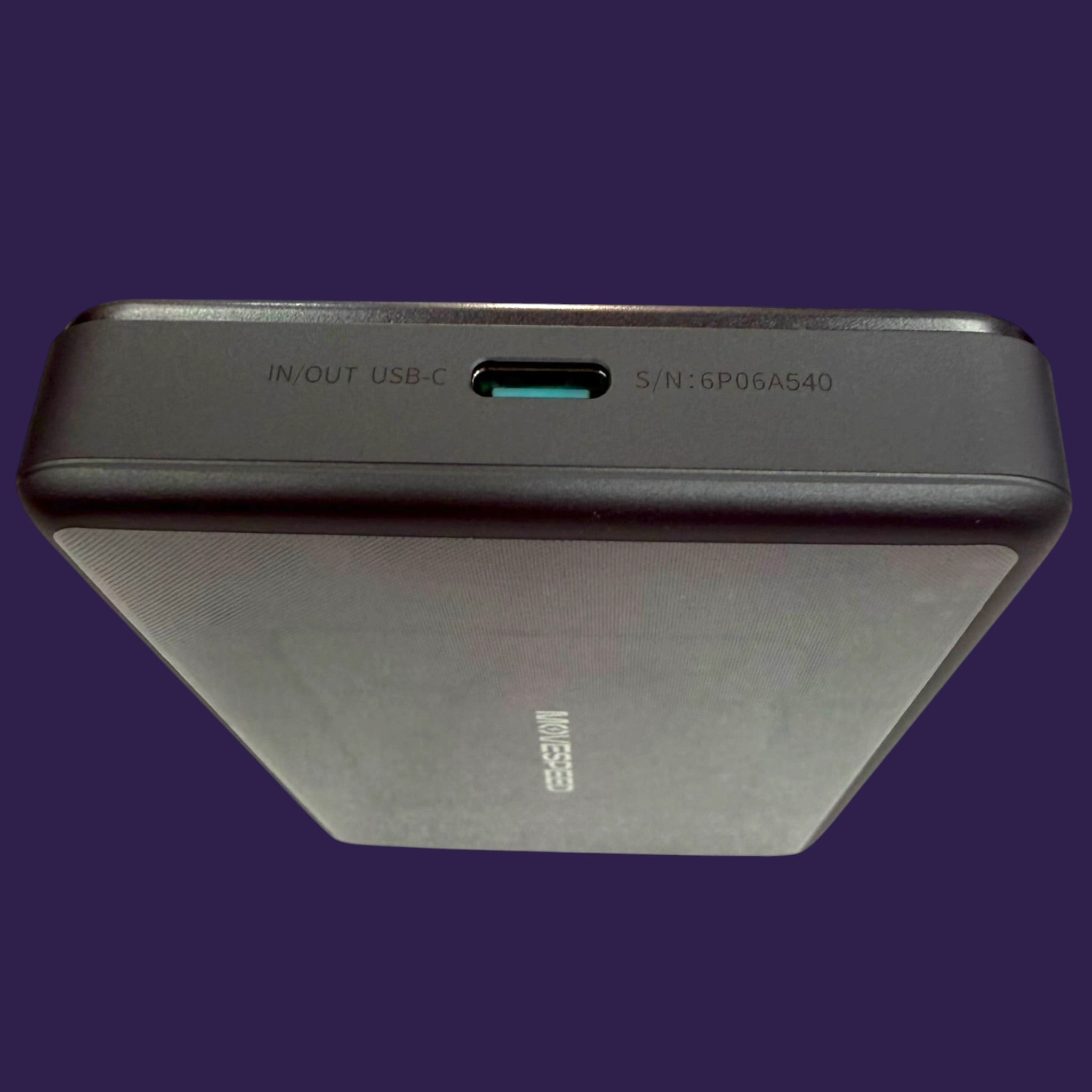 Magnetic 10000mAh Power Bank USB-C port detail
